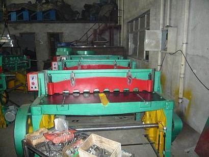 Q11-3×1300机械剪板机
